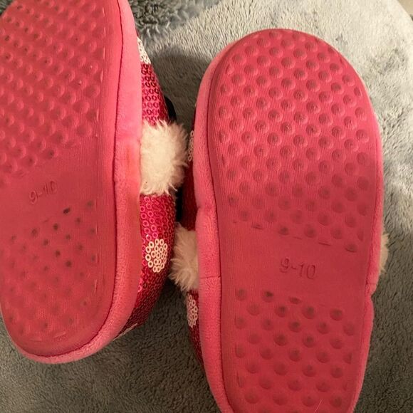 Disney girls’ Minnie Mouse house shoes size 9-10 - Picture 8 of 10